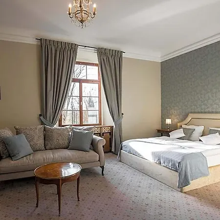 Aparthotel Zamek Karpniki Schloss Fischbach