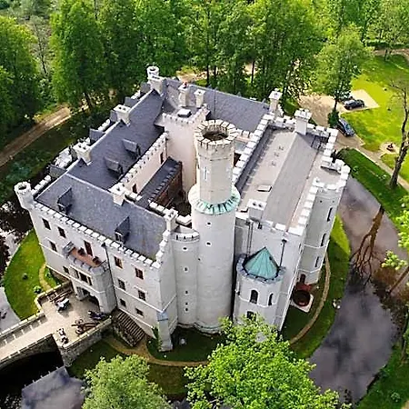 Aparthotel Zamek Karpniki Schloss Fischbach 4*