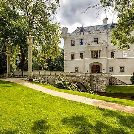 Zamek Karpniki Schloss Fischbach Otel