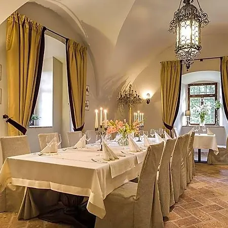 Zamek Karpniki Schloss Fischbach Aparthotel