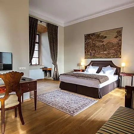 Zamek Karpniki Schloss Fischbach Otel Karpacz