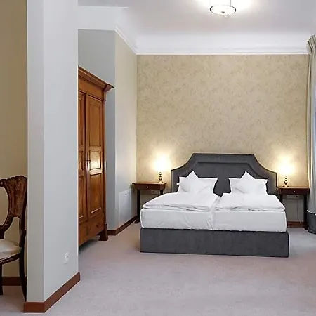 Zamek Karpniki Schloss Fischbach Aparthotel