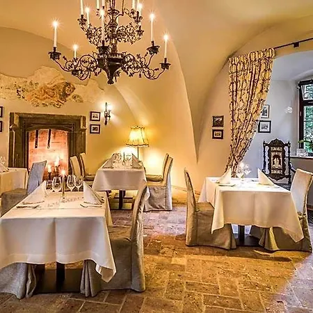 Aparthotel Zamek Karpniki Schloss Fischbach 4*